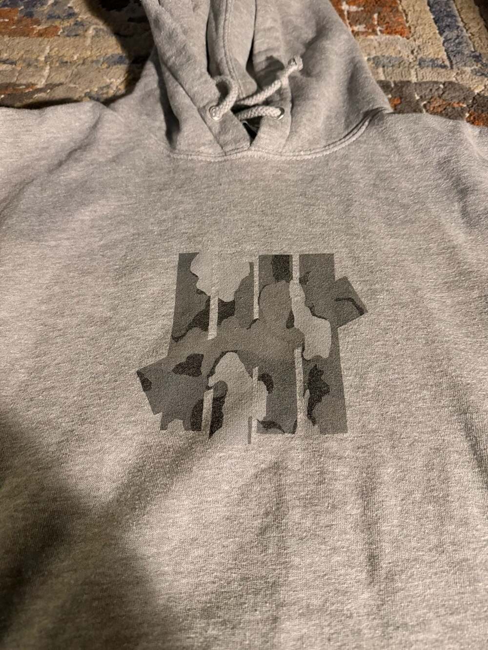 Undefeated Grey Pullover Hoodie with Camo Five Strike Logo size medium - Picture 2 of 4